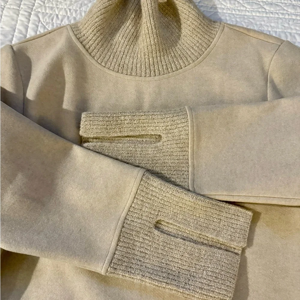 NWT Banana Republic Melton Turtleneck Sweater, SP - Picture 5 of 8